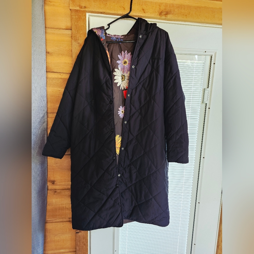 Wrangler Women's XL Floral Print Reversible Quilted Hooded Jacket 112323389 Coat